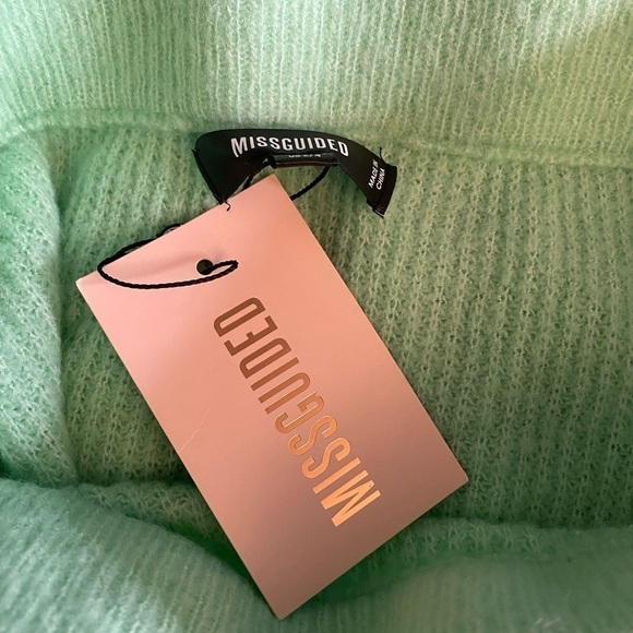 NWT MISGUIDED MINT GREEN LONG KNIT SKIRT SIZE 2/4 - Picture 3 of 4